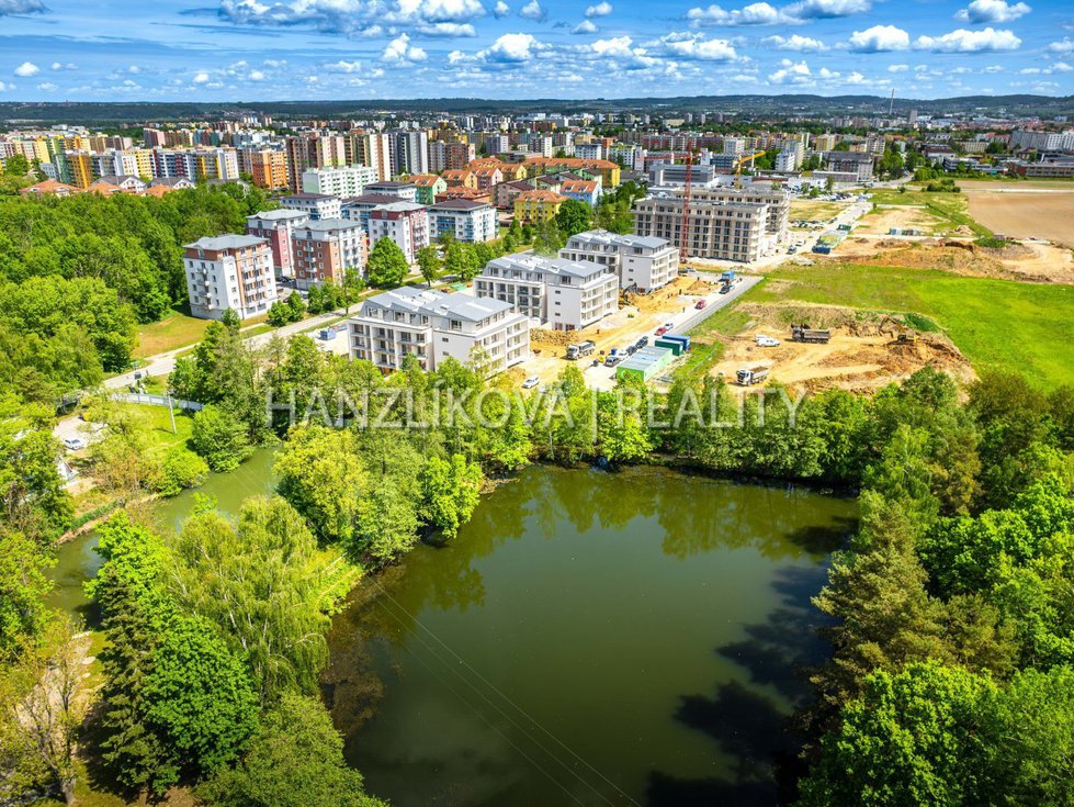 Pronájem nadstandardního bytu 4+kk 103 m2 s terasou  55m2 , byt B.P.1- terasy Branišovská, ČB