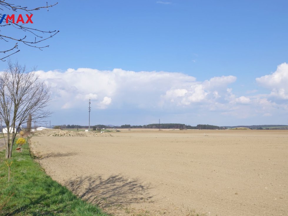 Prodej stavební parcely 4689 m², Opařany