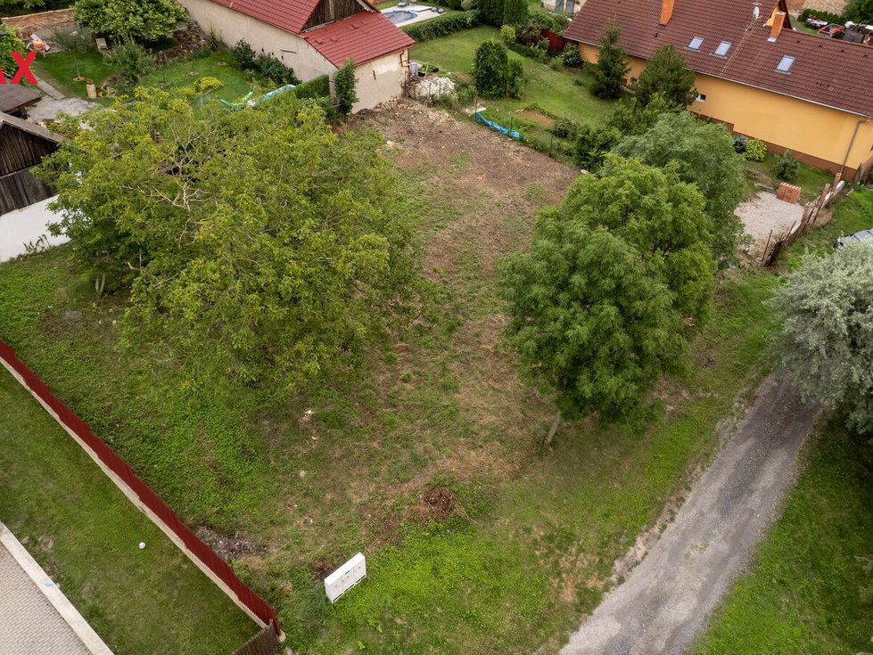 Prodej stavební parcely 825 m²