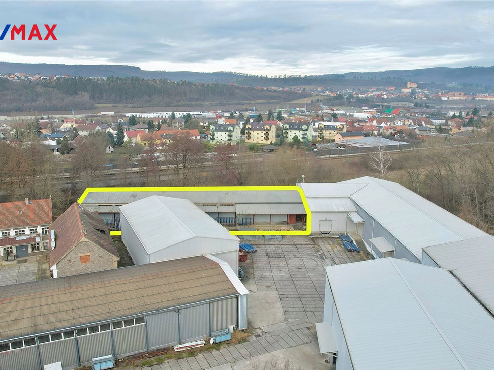 Pronájem skladu 1045 m², Králův Dvůr