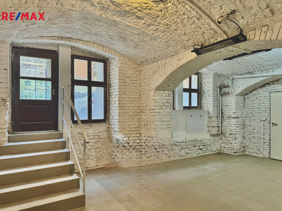 Pronájem obchodu 56 m², Praha