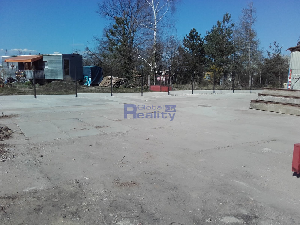 Pronájem komerčního pozemku 1500 m², Hradec Králové