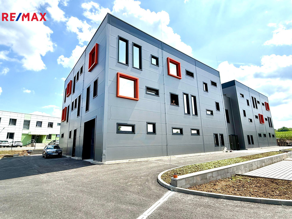 Pronájem kanceláře 302 m², Slaný