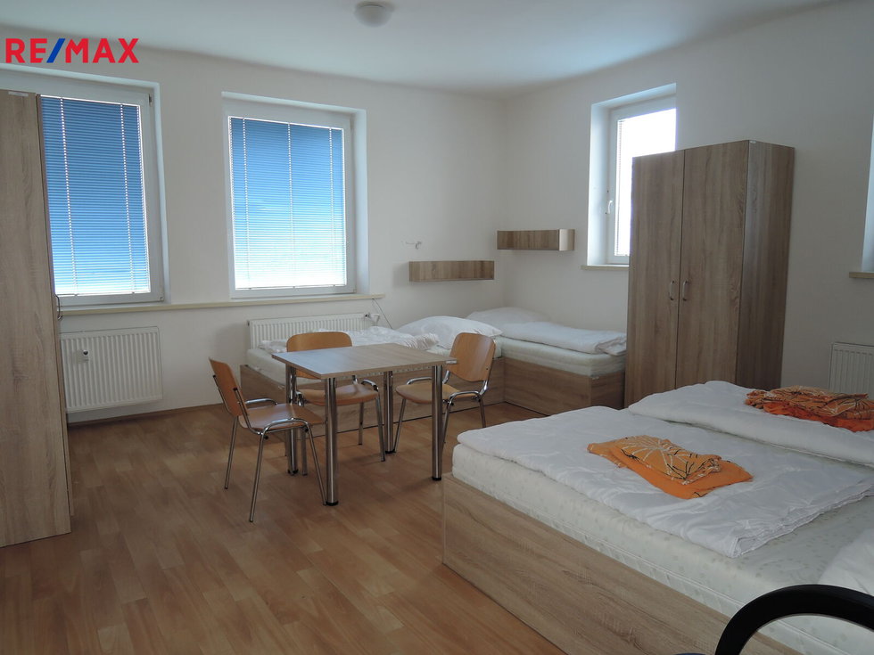 Pronájem hotelu, penzionu 110 m², Hostivice