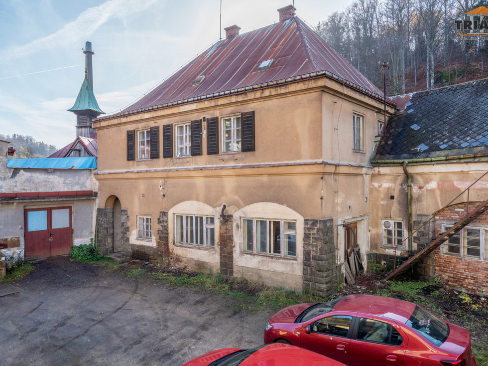 Prodej kanceláře 650 m², Desná