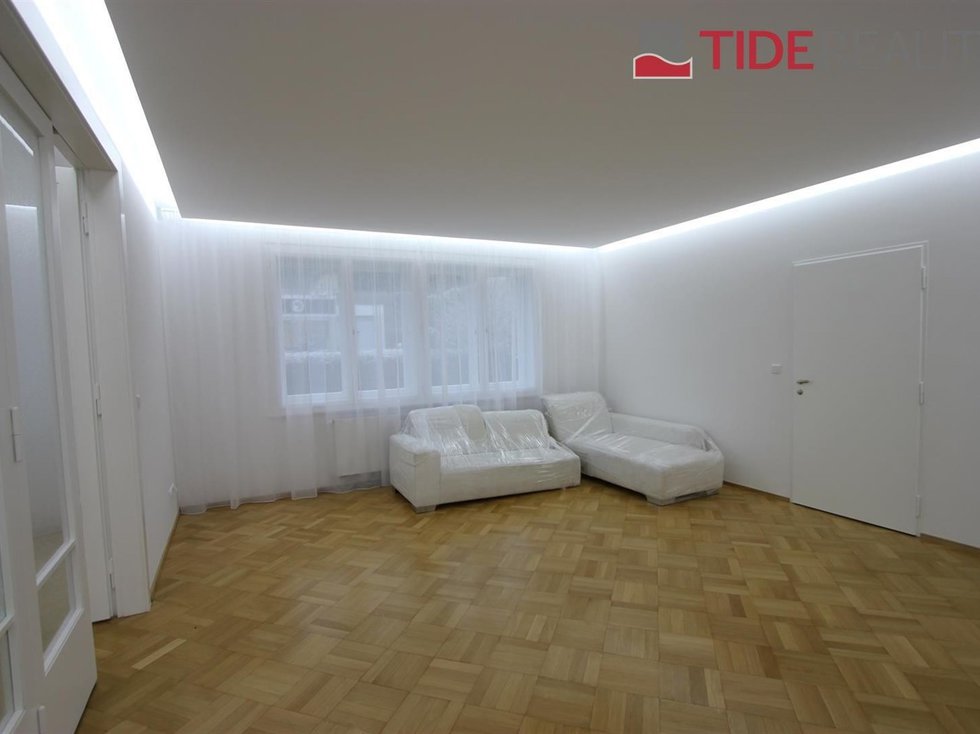 Pronájem bytu 4+1 142 m², Praha