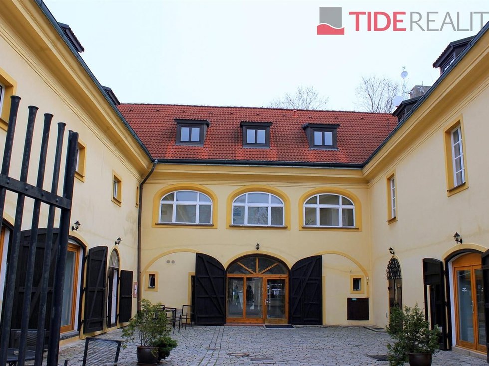 Pronájem kanceláře 112 m², Praha