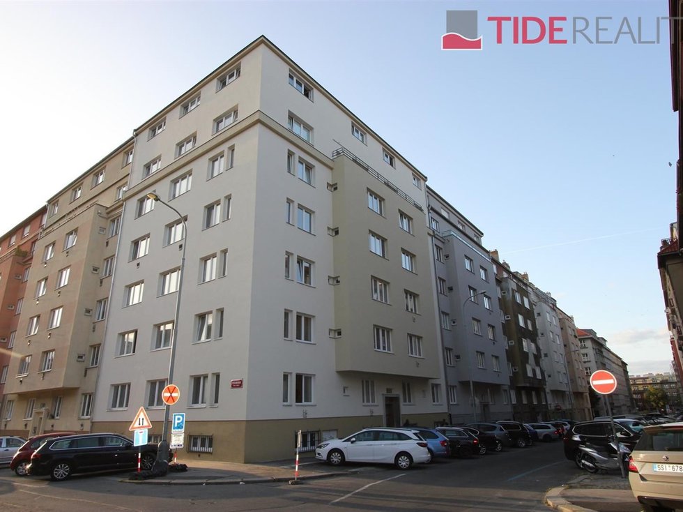 Pronájem bytu 1+1 47 m², Praha