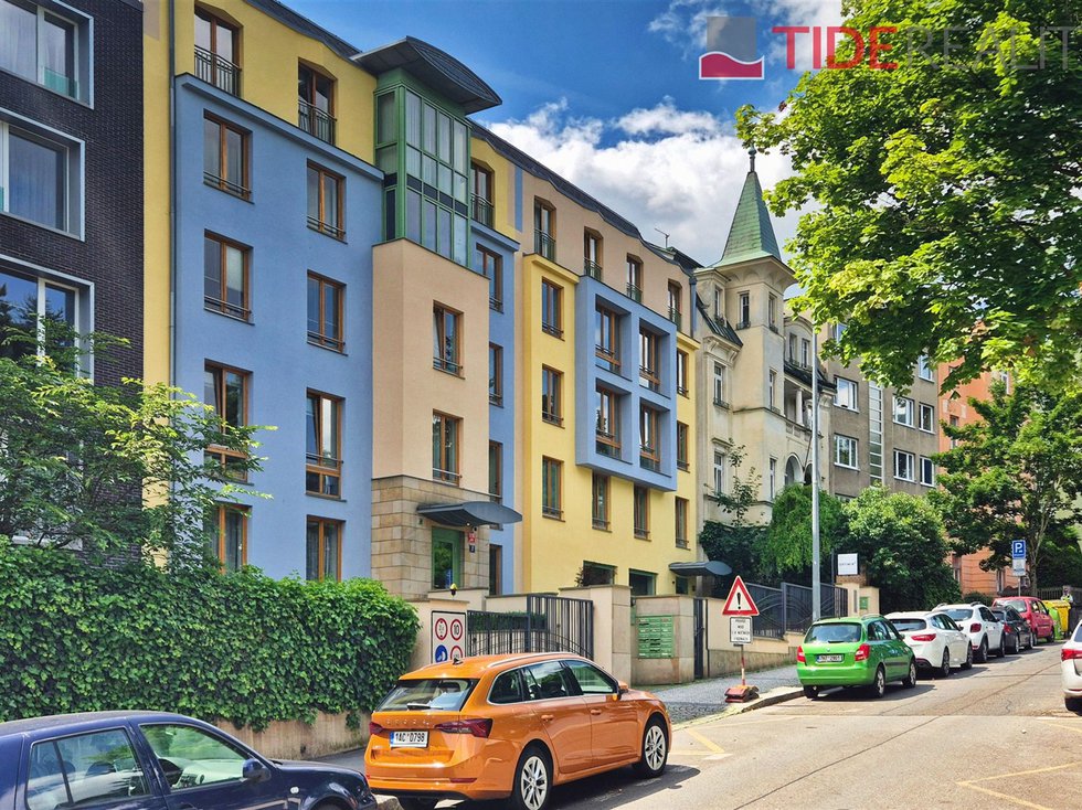 Pronájem bytu 3+kk 96 m², Praha
