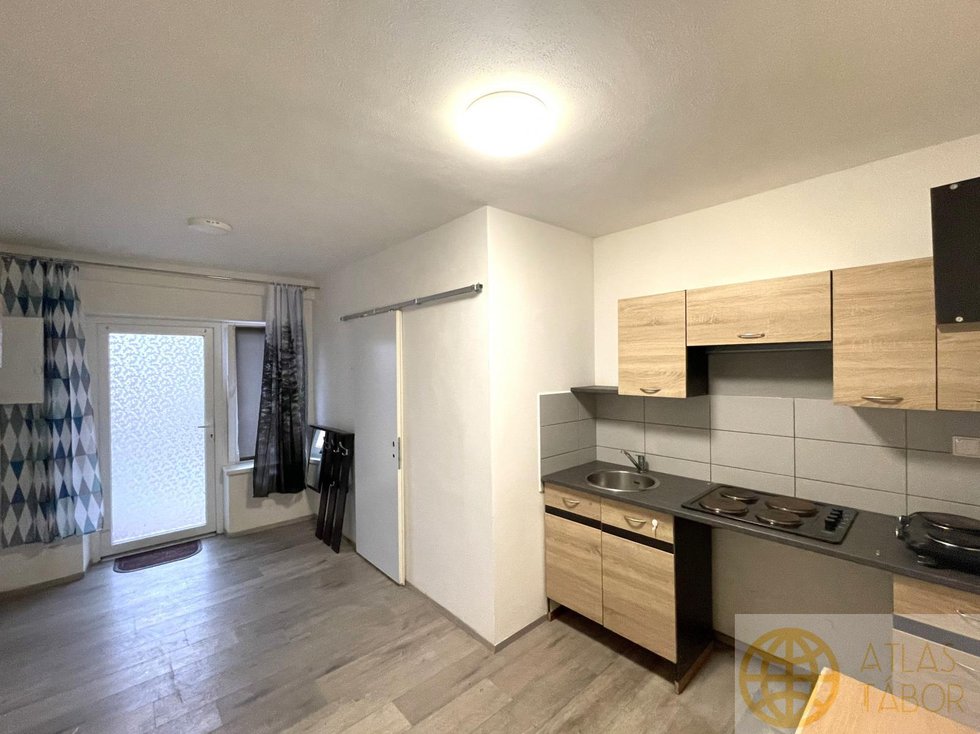 Pronájem bytu 1+1 30 m², Tábor