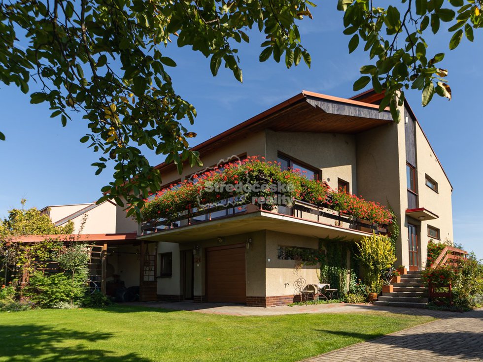 Prodej rodinného domu 360 m², Sruby