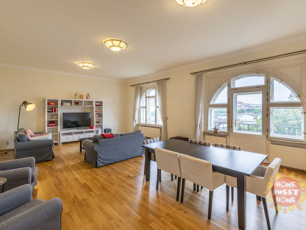 Pronájem bytu 4+1 150 m², Praha