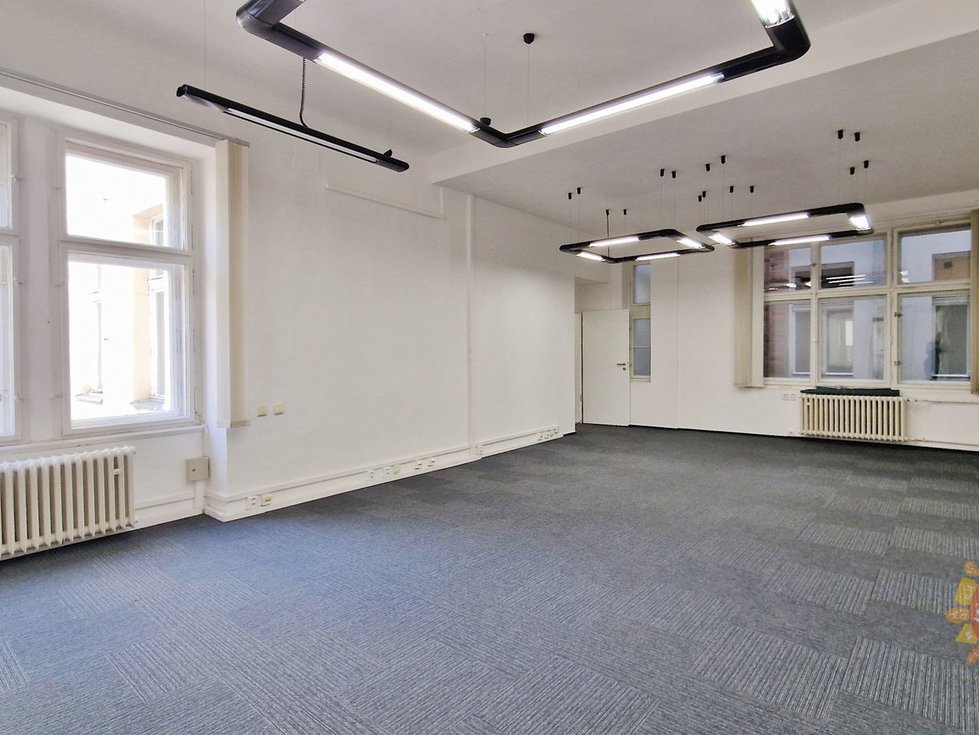 Pronájem kanceláře 91 m², Praha