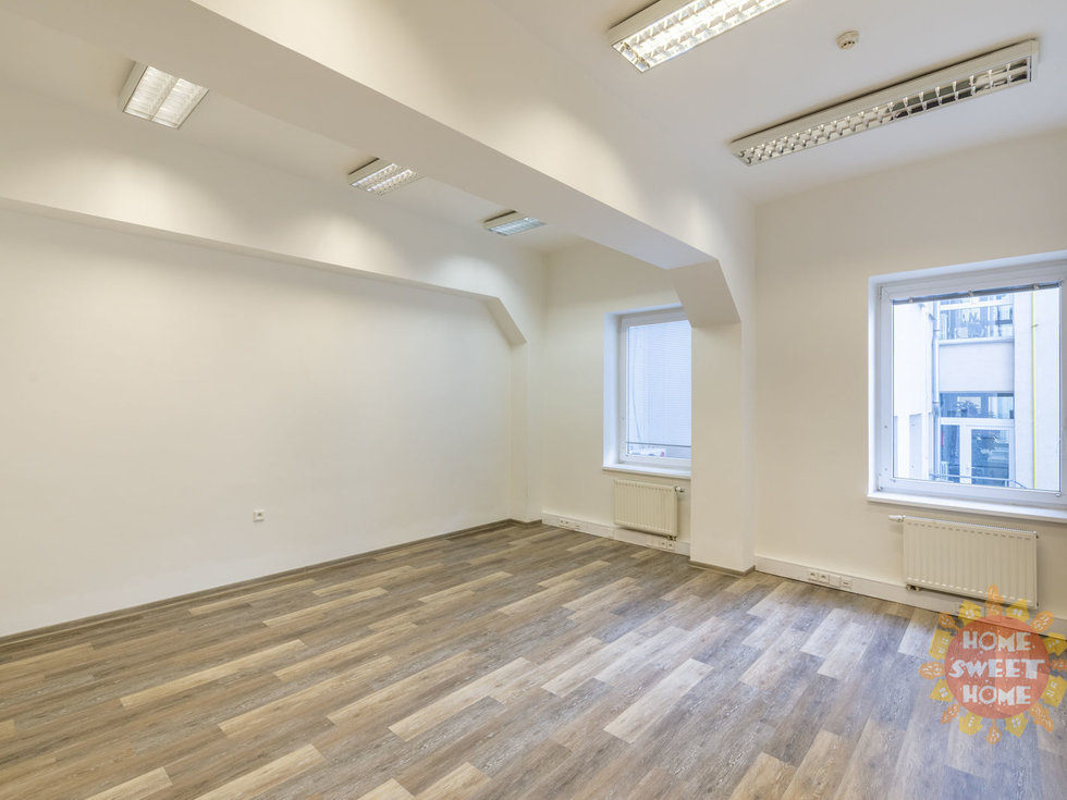 Pronájem kanceláře 28 m², Praha