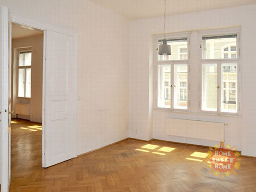 Pronájem kanceláře 100 m², Praha