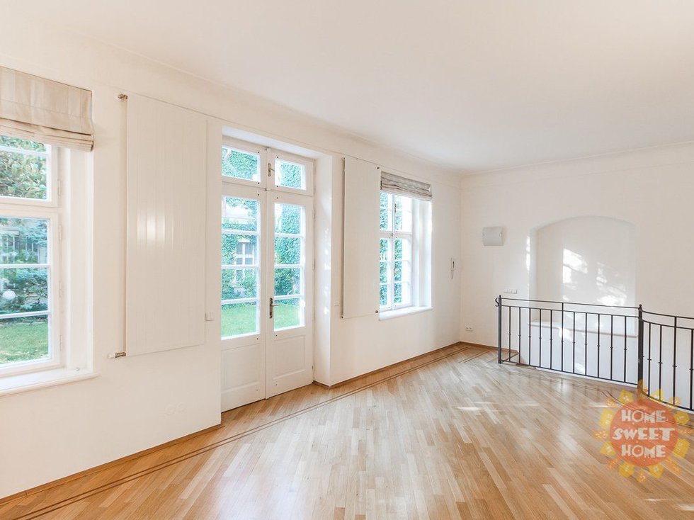 Pronájem bytu 4+1 329 m², Praha