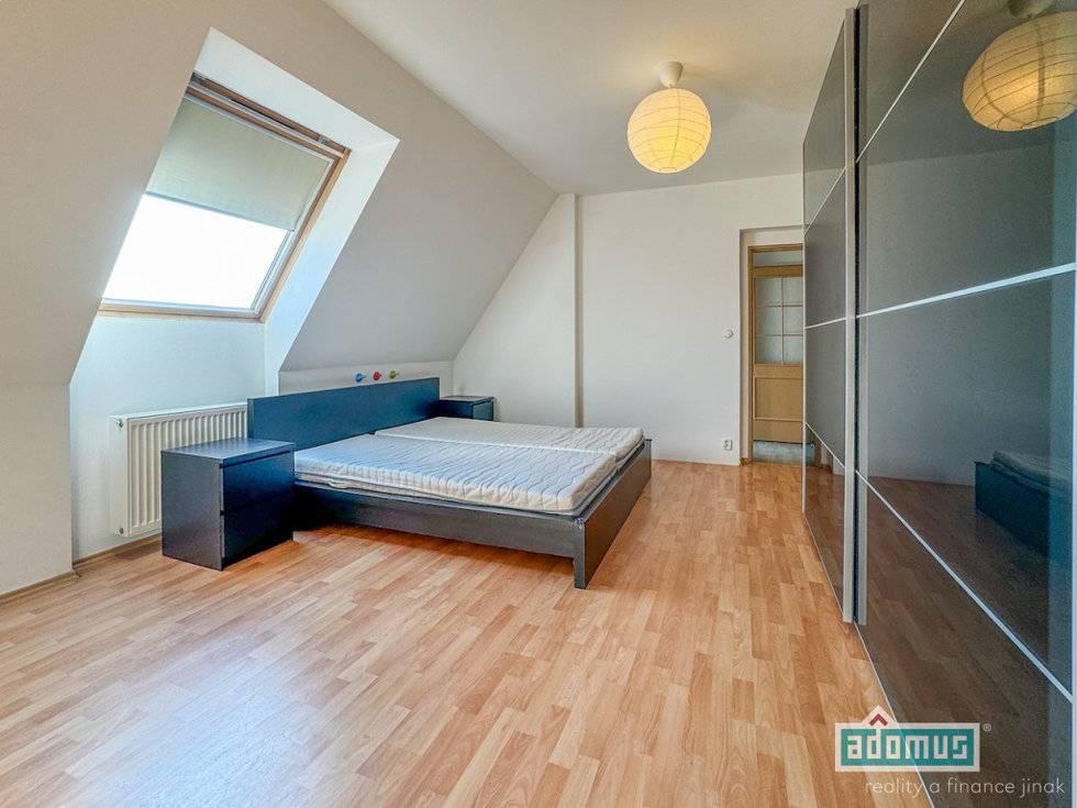 Pronájem bytu 3+kk 74 m², Rudná