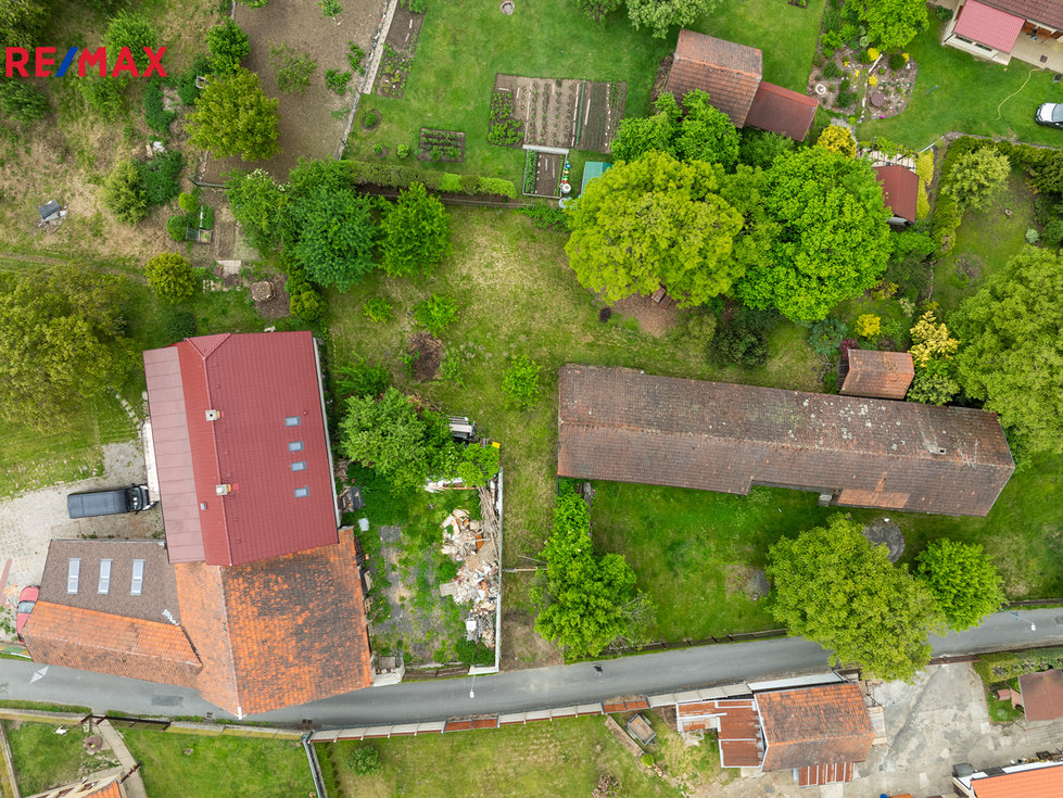 Prodej stavební parcely 878 m², Zbizuby