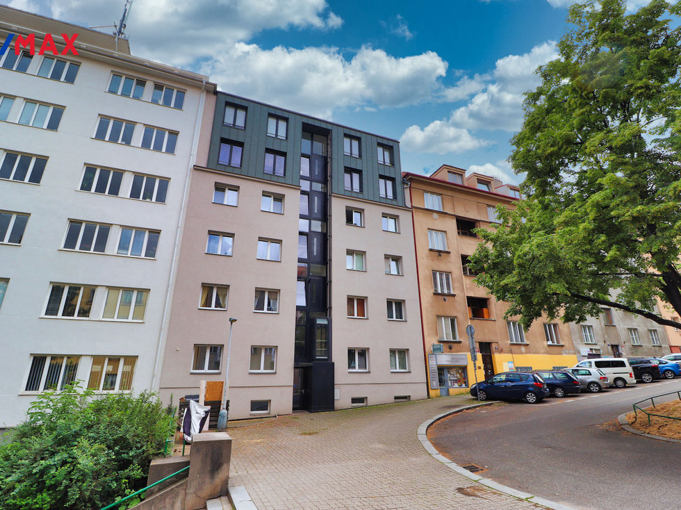 Pronájem obchodu 79 m², Praha