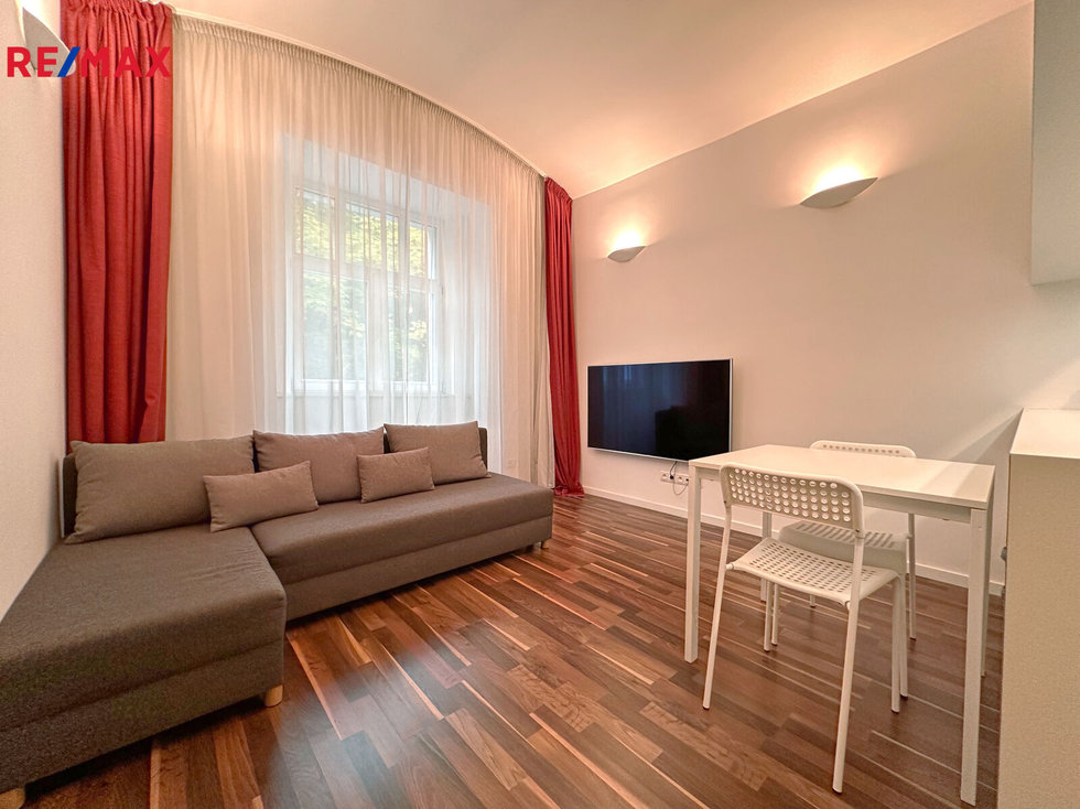 Pronájem bytu 2+kk 47 m², Praha