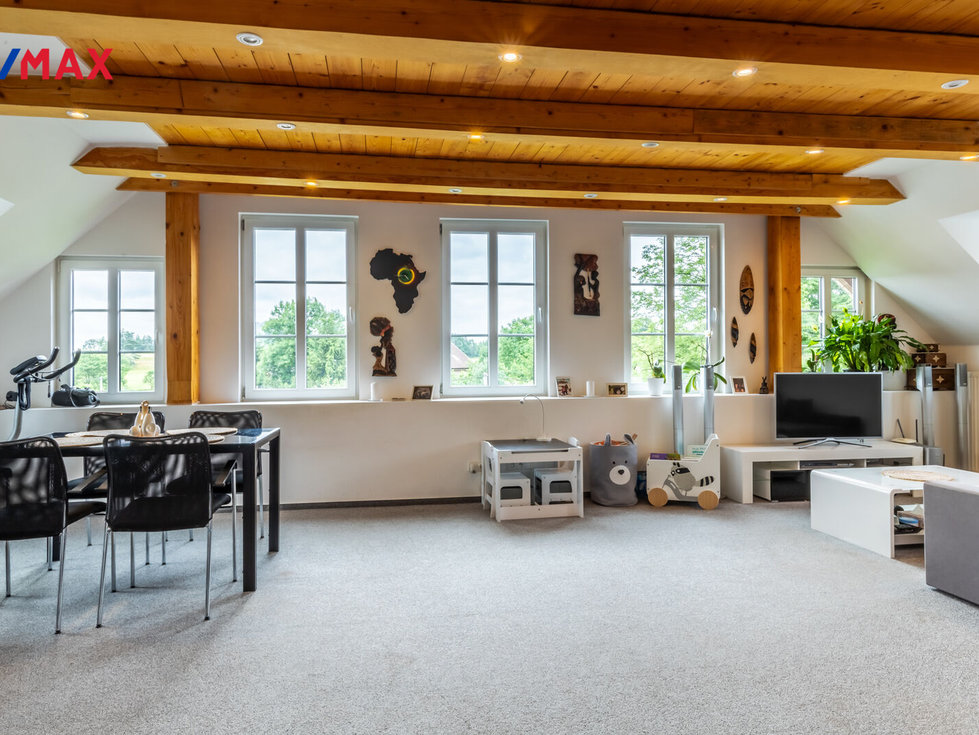 Prodej hotelu, penzionu 1453 m², Mařenice