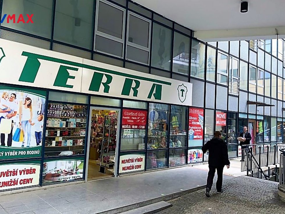 Pronájem obchodu 376 m², Praha