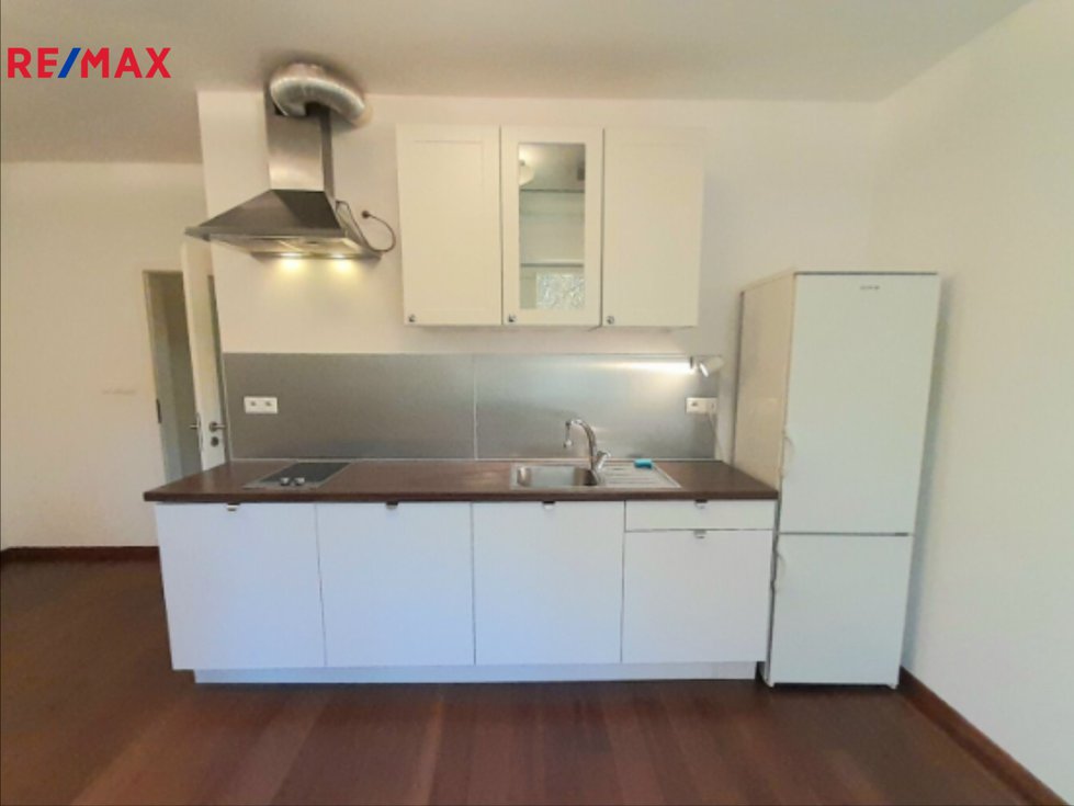 Prodej bytu 1+kk, garsoniery 33 m², Praha