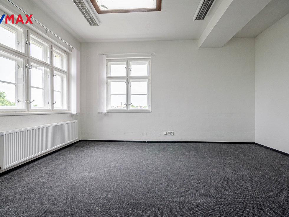 Pronájem kanceláře 22 m², Louny