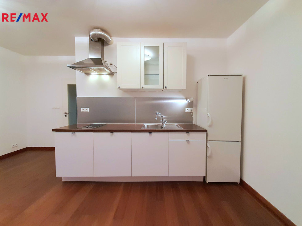 Prodej bytu 1+kk, garsoniery 33 m², Praha