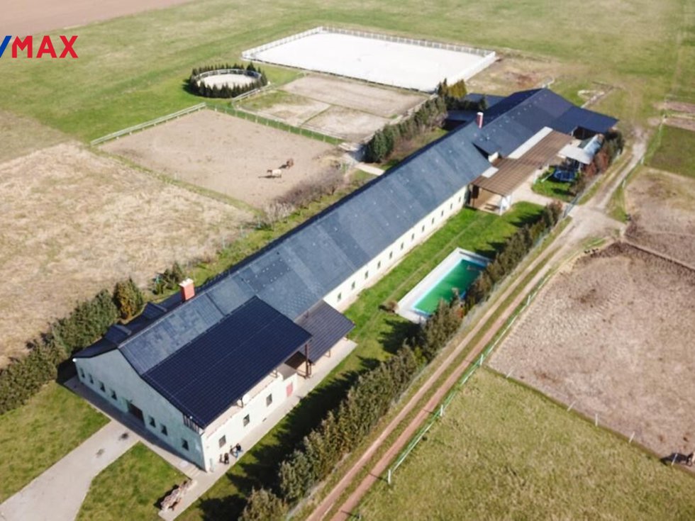 Prodej Ostatních komerčních prostor 750 m², Bečváry