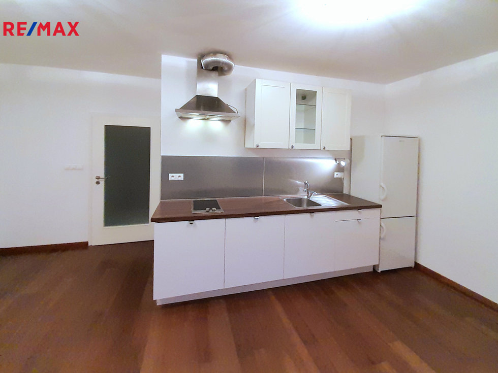 Prodej bytu 1+kk, garsoniery 30 m², Praha