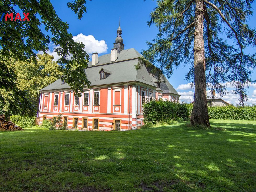 Prodej historického objektu 1450 m², Vyklantice