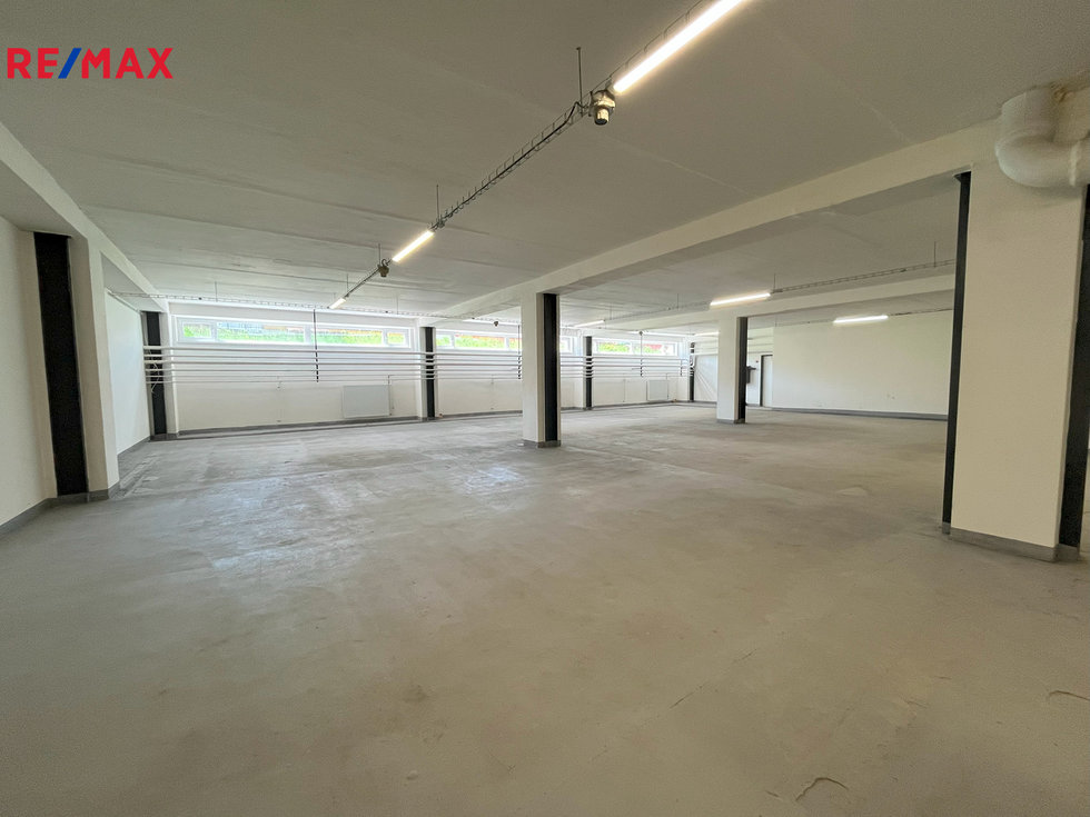 Pronájem skladu 404 m², Praha