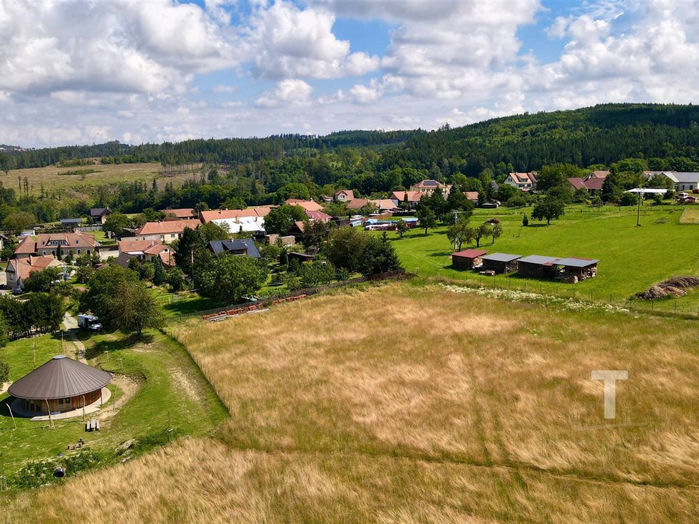 Prodej stavební parcely 2617 m², Velenov