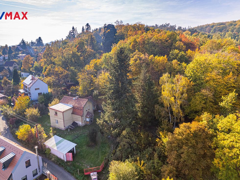 Prodej stavební parcely 960 m², Černolice