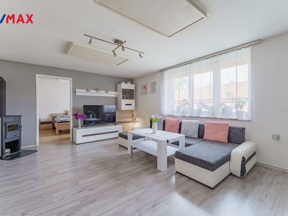 Prodej bytu 3+1 72 m², Jince