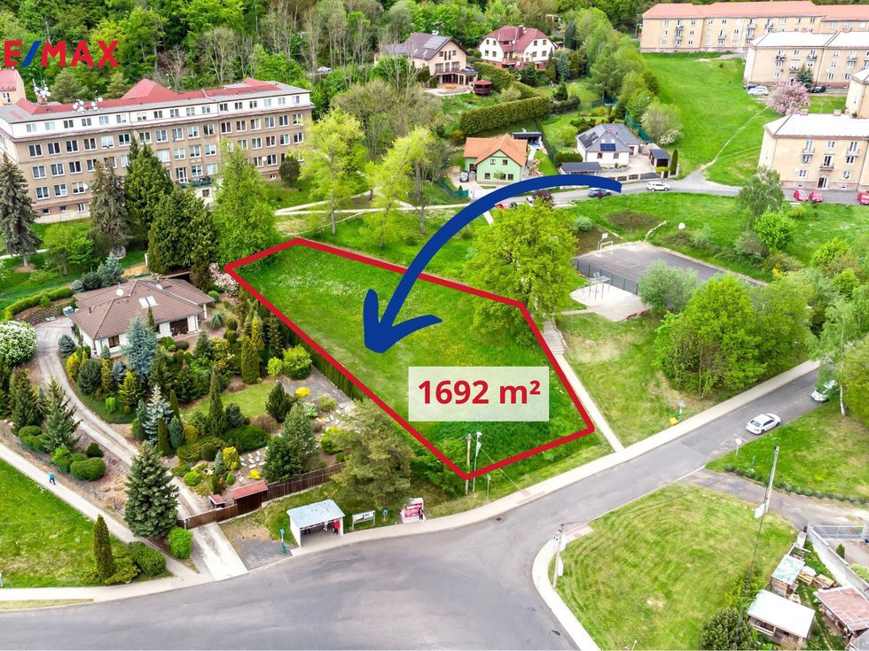 Prodej stavební parcely 1692 m², Košťany