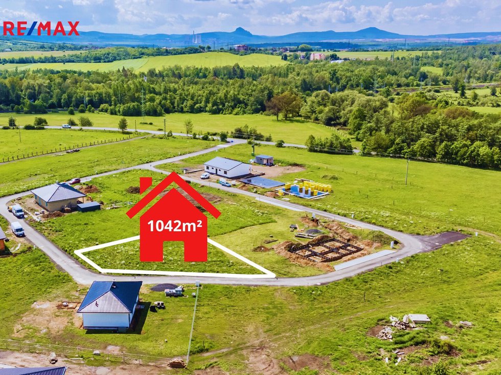 Prodej stavební parcely 1042 m², Újezdeček