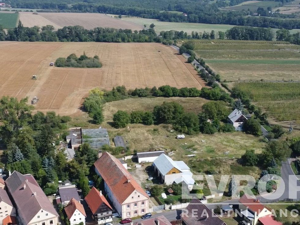 Prodej zemědělské usedlosti 1180 m², Ploskovice