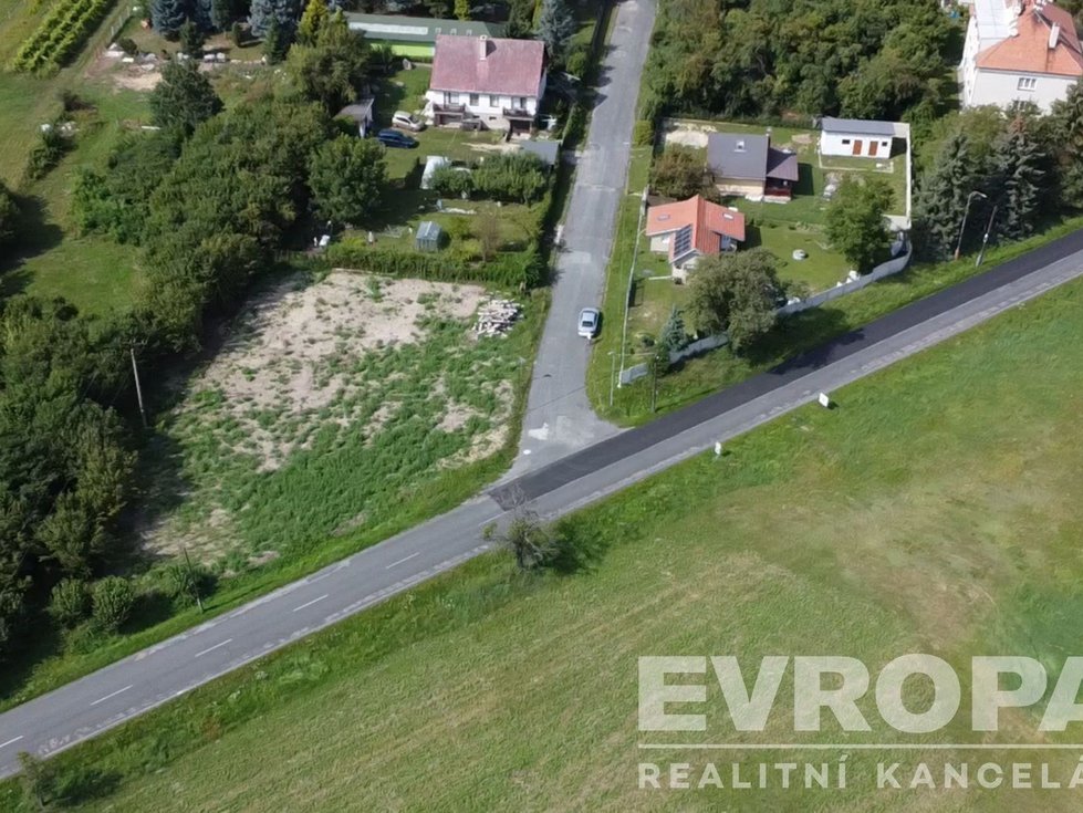 Prodej stavební parcely 975 m², Uhlířská Lhota