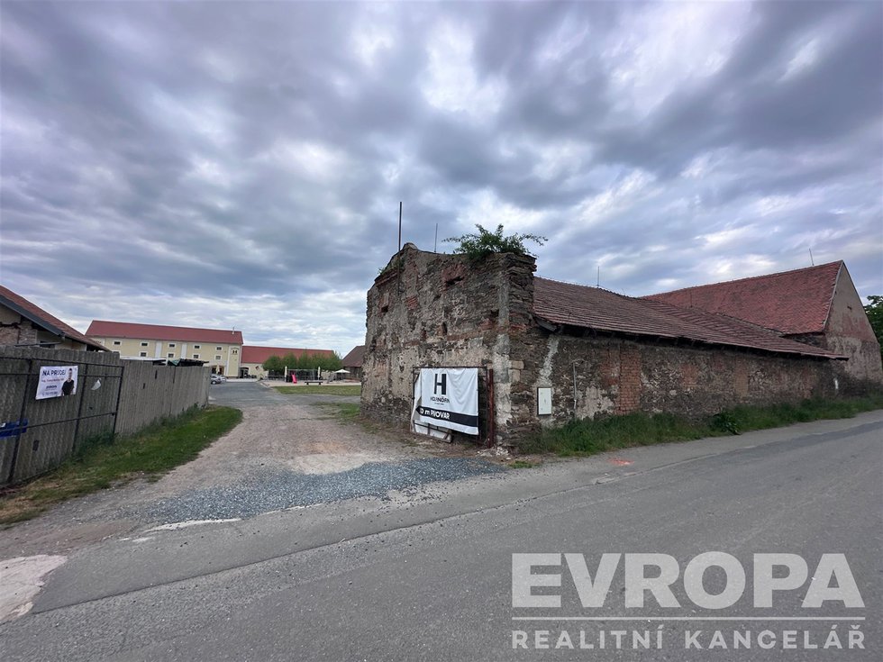 Prodej skladu 613 m², Hlízov