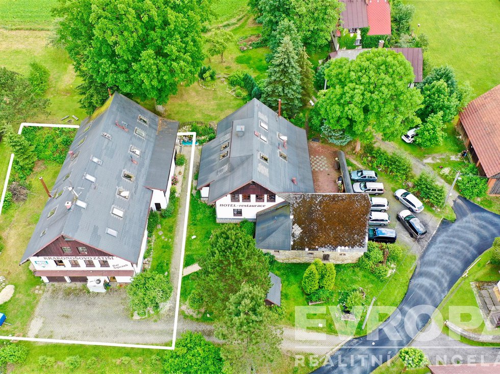 Prodej obchodu 1054 m², Poniklá
