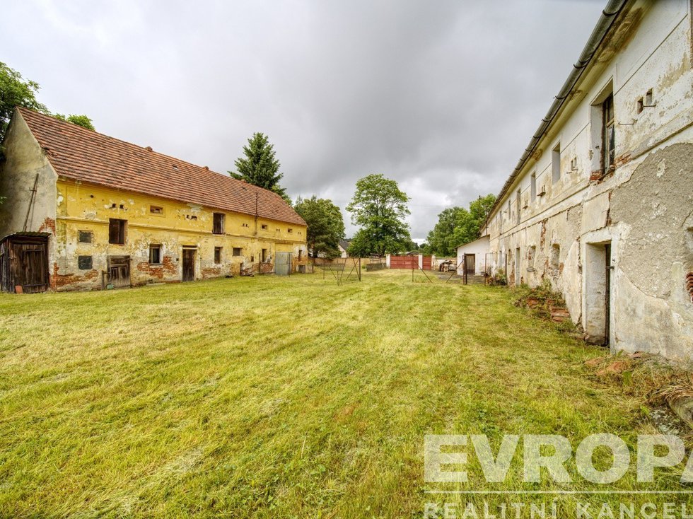Prodej zemědělské usedlosti 530 m², Ves Touškov