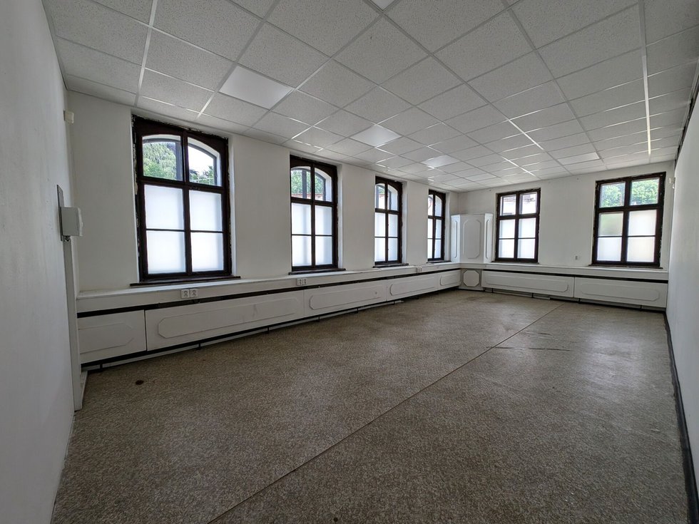 Pronájem kanceláře 281 m², Lučany nad Nisou