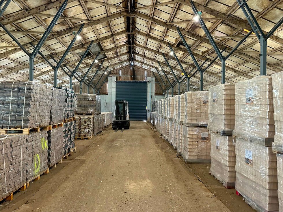 Prodej skladu 1833 m², Neprobylice