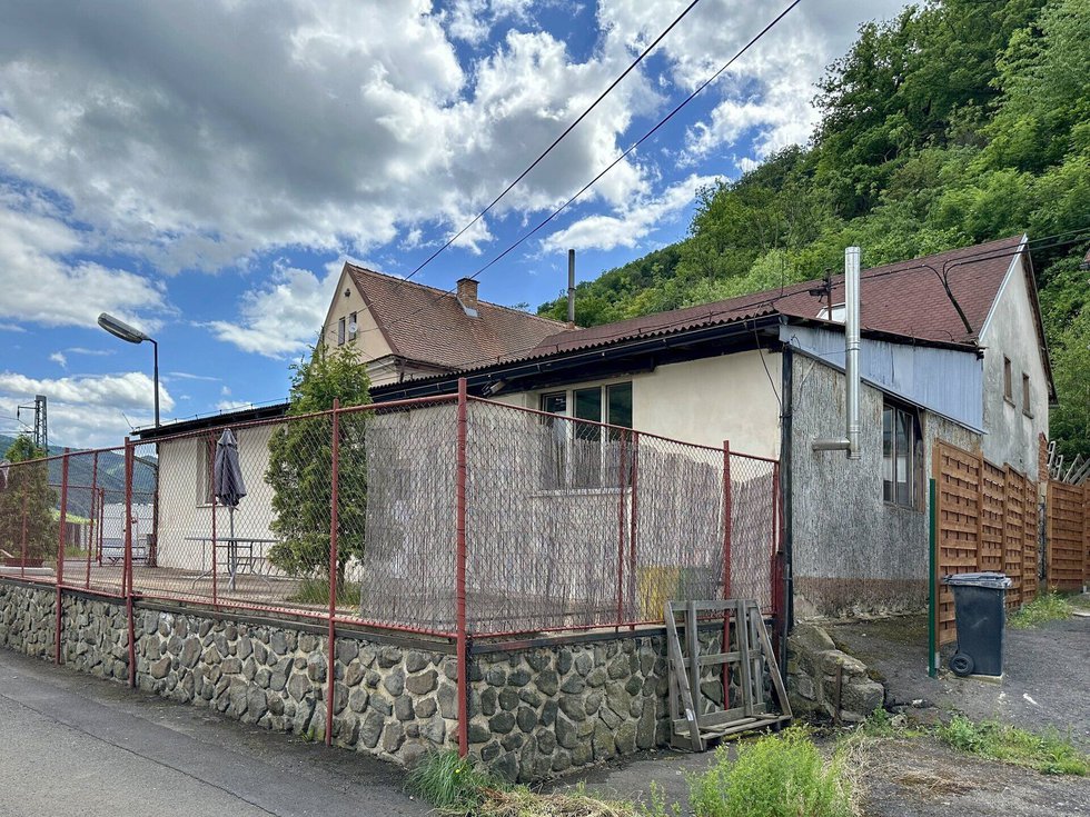 Prodej skladu 190 m², Dobkovice