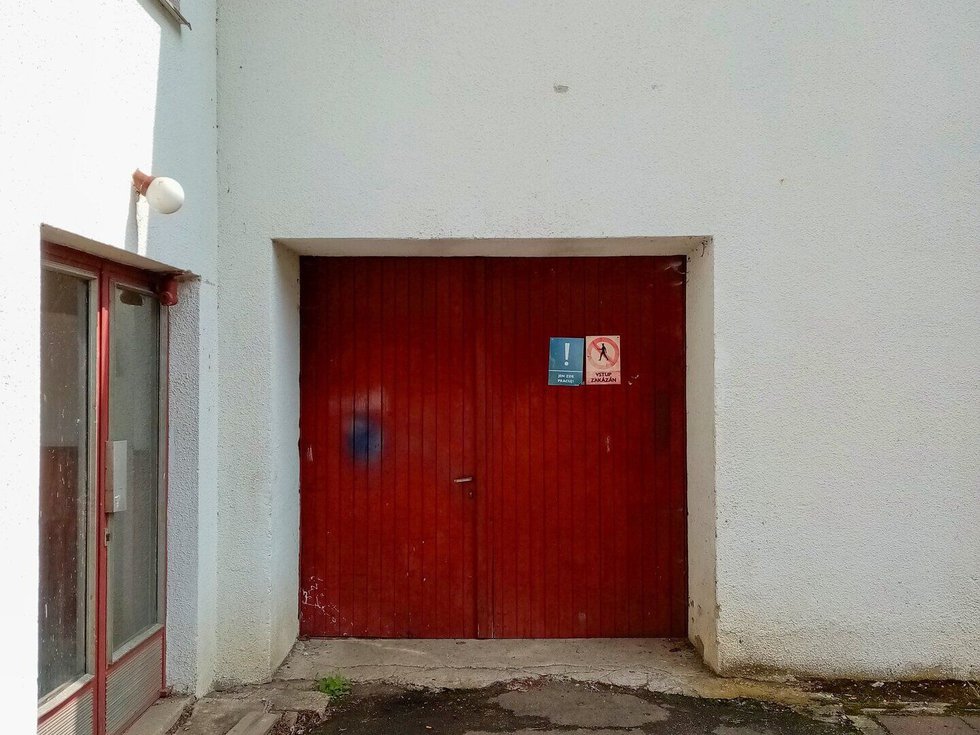 Pronájem garáže 45 m², Jesenný