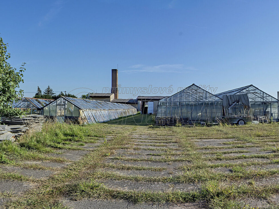 Prodej zemědělského objektu 3135 m², Holice