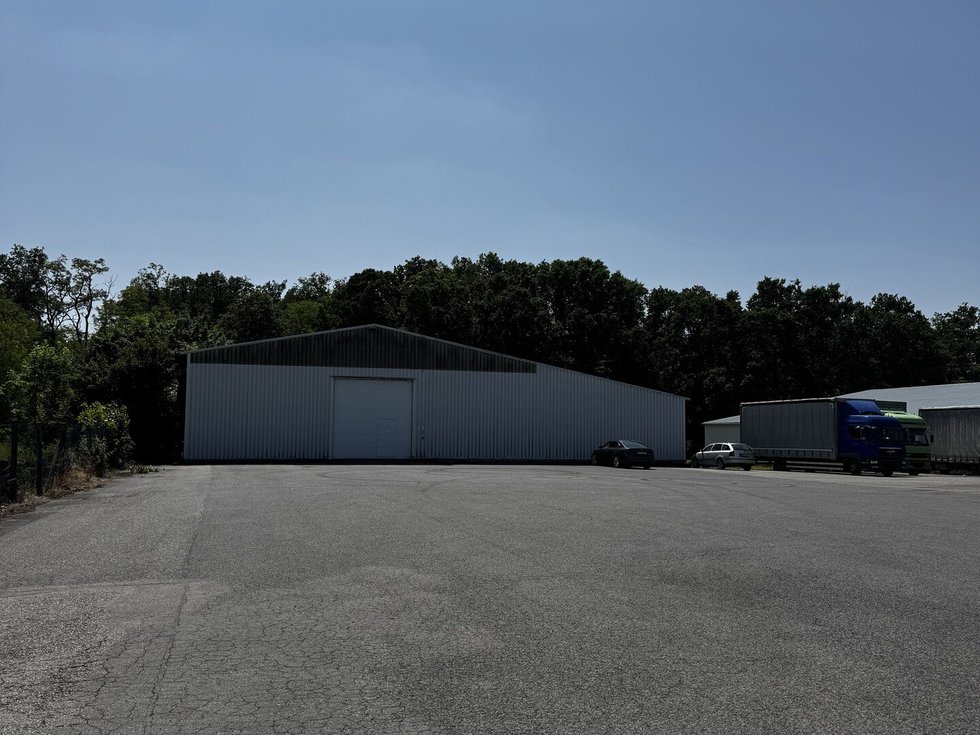 Pronájem skladu 810 m², Bradlec