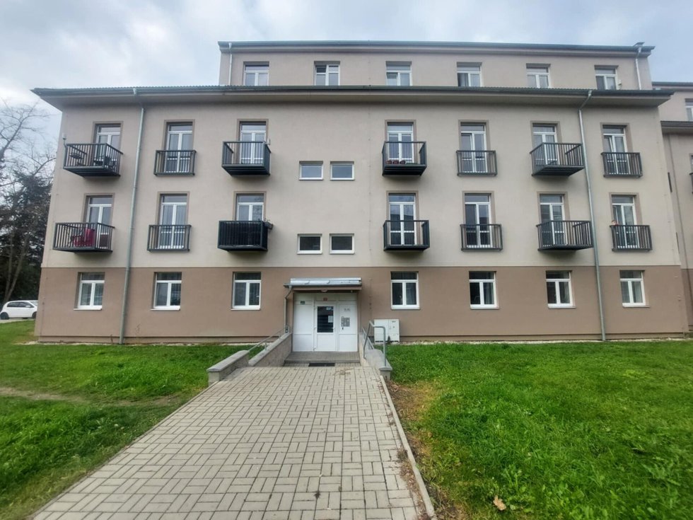 Pronájem bytu 1+kk, garsoniery 28 m², Milovice